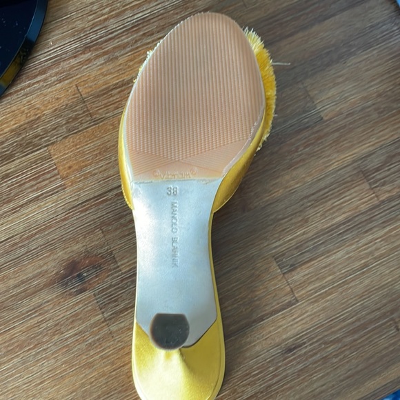 MANOLO BLAHNIK RAILDA FRINGE BOW PEEP-TOE MULES Yellow Gold 38 NEVER WORN - Picture 8 of 8